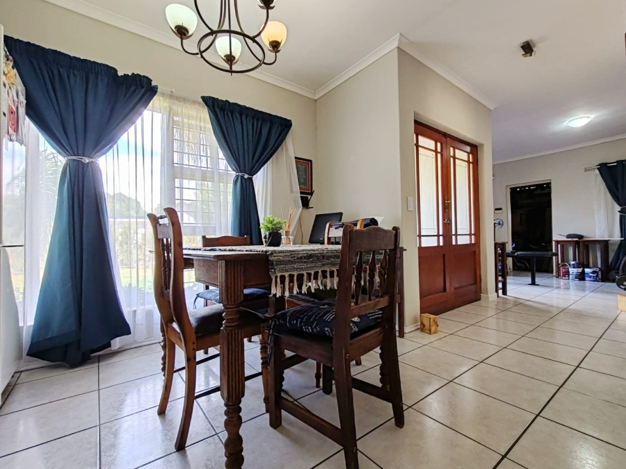 3 Bedroom Property for Sale in The Crest Western Cape